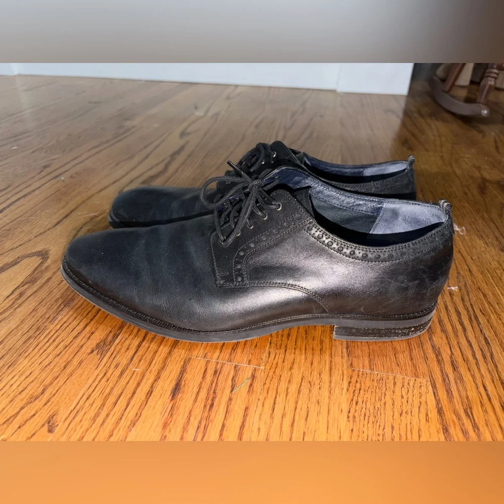 Cole Haan brogue detailing